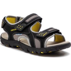 Sandały GEOX - J S.Strada B J9224B 014CE C0054 D Black/Yellow. Szare sandały chłopięce Geox, z materiału. W wyprzedaży za 199,00 zł.