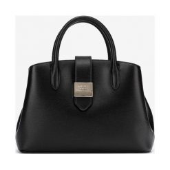 DKNY Lyla Torebka Czarny. Czarne torebki klasyczne damskie DKNY, w paski, z materiału, bez dodatków. Za 1291,95 zł.