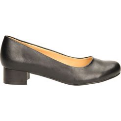 CZÓŁENKA VINCEZA R14-D-P-189. Szare buty ślubne damskie Casu, na koturnie. Za 79,99 zł.