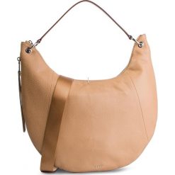 Torebka DKNY - Tompson Lg Hobo R83CY715 Latte 263. Brązowe torebki klasyczne damskie DKNY, bez wzorów, ze skóry, klasyczne, na ramię, duże, bez dodatków. W wyprzedaży za 839,00 zł.