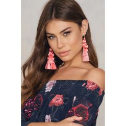 Kolczyki damskie: NA-KD Accessories Wiszące kolczyki z potrójnymi chwostami – Pink,Gold