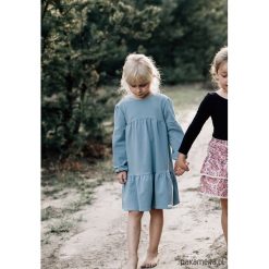 Szaroniebieska sukienka oversize. Szare sukienki dziewczęce marki Pakamera, z dresówki. Za 94,00 zł.