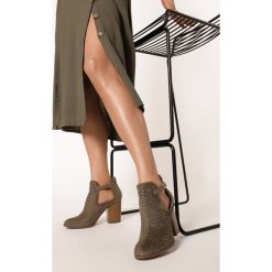 Khaki Ażurtowe Botki Ambrosi. Brązowe botki damskie Born2be, na wiosnę, z okrągłym noskiem, przed kolano, na wysokim obcasie, na obcasie, z paskami. Za 159,99 zł.