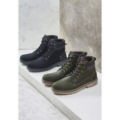 Khaki Trapery Reward. Brązowe buty trekkingowe męskie Born2be, na zimę, z materiału, na sznurówki. Za 159,99 zł.