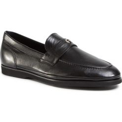 Półbuty AIGNER - Brad 5 221850 Black 001. Czarne półbuty męskie Aigner, na co dzień, bez wzorów, ze skóry, bez zapięcia. W wyprzedaży za 849,00 zł.
