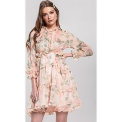 Jasnobeżowa Sukienka Tangibility. Brązowe sukienki damskie Renee, s, bez wzorów, bez kołnierzyka, bez rękawów, mini. W wyprzedaży za 184,99 zł.
