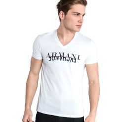 Armani Exchange Koszulka Biały. Białe podkoszulki męskie Armani Exchange, xxl, z nadrukiem, z bawełny, z krótkim rękawem. Za 240,95 zł.