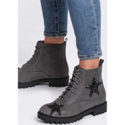 Szare Botki Yellow Brick Road. Szare botki damskie vices, ze skóry, za kostkę, bez obcasa, na obcasie, bez zapięcia. Za 79,99 zł.