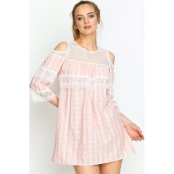 Różowa Sukienka Wild Hills. Różowe sukienki letnie marki numoco, l, z dekoltem w łódkę, oversize. Za 99,99 zł.