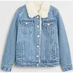 Mango Kids - Kurtka jeansowa Lisa 116-164 cm. Niebieskie kurtki dziewczęce Mango Kids, bez wzorów, z bawełny, krótkie, bez kaptura. Za 159,99 zł.