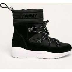 Tommy Jeans - Śniegowce. Czarne śniegowce damskie Tommy Jeans, z jeansu, na sznurówki. W wyprzedaży za 499,90 zł.