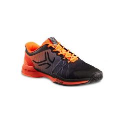 Buty tenisowe męskie TS590 na mączkę ceglaną. Czerwone buty sportowe męskie marki ARTENGO, z poliesteru, bez zapięcia, tenisowe. Za 199,99 zł.