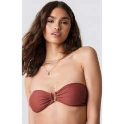 NA-KD Swimwear Góra od bikini bez ramiączek z metalową sprzączką - Brown,Red. Brązowe bikini NA-KD Swimwear, z haftami. Za 19,95 zł.