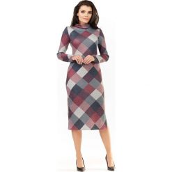Sukienka Midi w Kratkę ze Stójką. Brązowe sukienki damskie Molly.pl, na co dzień, s, z aplikacjami, eleganckie, ze stójką, bez rękawów, długie, midi, proste. Za 139,90 zł.