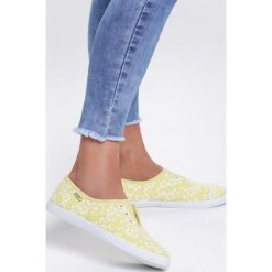Żółte Tenisówki He Do It. Żółte trampki i tenisówki damskie Renee, w kwiaty, bez zapięcia. Za 29,99 zł.
