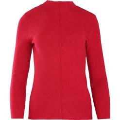 Czerwony Sweter Discernment. Czerwone swetry klasyczne damskie marki Born2be, m, ze stójką. Za 59,99 zł.