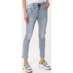 Niebieskie Jeansy Randy. Niebieskie jeansy damskie Born2be. Za 59,99 zł.
