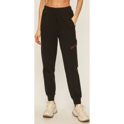 Calvin Klein Performance - Spodnie. Czarne spodnie damskie Calvin Klein Performance, s, z bawełny. Za 359,90 zł.