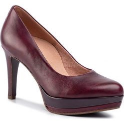 Szpilki TAMARIS - 1-22400-23 Bordeaux 549. Czerwone półbuty damskie Tamaris, z aplikacjami, ze skóry, eleganckie. W wyprzedaży za 259,00 zł.