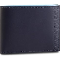 Duży Portfel Męski CALVIN KLEIN JEANS - Billboard Billfold W Coin K40K400838 449. Niebieskie portfele męskie marki Calvin Klein Jeans, bez wzorów, z jeansu. Za 279,00 zł.