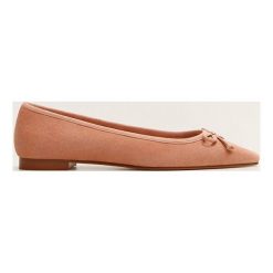 Mango - Baleriny Greta1. Różowe baleriny damskie marki Mango, ze skóry. Za 139,90 zł.
