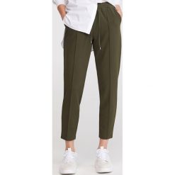 Spodnie z elastyczną talią - Khaki. Spodnie damskie Reserved. Za 79,99 zł.