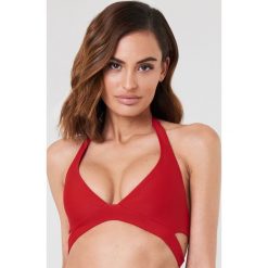 NA-KD Swimwear Góra bikini z wycięciami - Red. Czerwone bikini NA-KD Swimwear, z haftami. Za 80,95 zł.