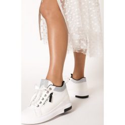 Białe Sneakersy Solidago. Białe sneakersy damskie Born2be. Za 89,99 zł.