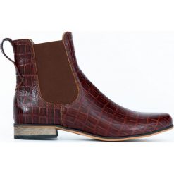 Klasyczne sztyblety z tłoczeniem - skóra naturalna - model 480 - kolor brązowo czarny krokodyl. Pomarańczowe botki damskie Zapato, ze skóry, klasyczne, bez obcasa, bez zapięcia. W wyprzedaży za 319,20 zł.