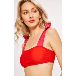 Vero Moda - Biustonosz kąpielowy. Czerwone stroje kąpielowe damskie marki Vero Moda, s, z haftami, z elastanu. W wyprzedaży za 59,90 zł.