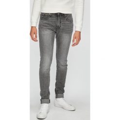 Levi's - Jeansy. Szare jeansy męskie skinny marki Levi's®, z bawełny. W wyprzedaży za 249,90 zł.