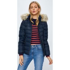 Tommy Jeans - Kurtka puchowa. Niebieskie kurtki damskie Tommy Jeans, s, bez wzorów, z poliesteru, krótkie, z kapturem. W wyprzedaży za 539,90 zł.