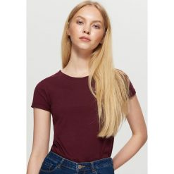 T-shirty damskie: Koszulka z emblematem - Bordowy