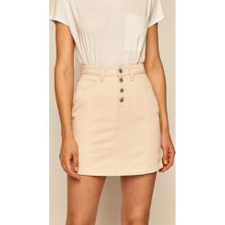 Medicine - Spódnica jeansowa Soft Resort. Białe spódniczki damskie MEDICINE, na co dzień, s, bez wzorów, z bawełny, casualowe, mini, proste. W wyprzedaży za 53,90 zł.