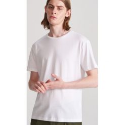 T-shirt z bawełny merceryzowanej - Biały. Białe t-shirty męskie Reserved, xl, bez wzorów, z bawełny, bez kołnierzyka. Za 59,99 zł.