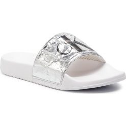 Klapki CALVIN KLEIN JEANS - Chantal RE9855 Silver. Szare klapki damskie marki Calvin Klein Jeans, bez wzorów, z jeansu, bez obcasa. Za 309,00 zł.