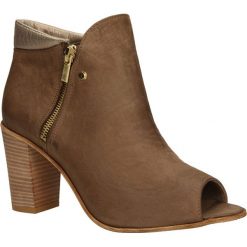 BOTKI KARINO 0964/008-P. Brązowe botki damskie marki Karino, bez obcasa, bez zapięcia. Za 129,99 zł.