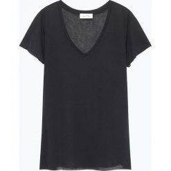 Koszulka "Ohio" w kolorze czarnym. Czarne koszulki damskie American Vintage, xs, bez wzorów, z wełny, bez kołnierzyka, bez rękawów. W wyprzedaży za 99,95 zł.