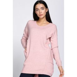 Różowy Sweter Nonchalance. Czerwone swetry klasyczne damskie Born2be, l, z dzianiny, z okrągłym kołnierzem. Za 89,99 zł.