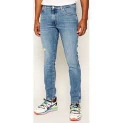 Jeansy Slim Fit Wrangler Larston 812 W18SJH96M. Niebieskie jeansy męskie Wrangler, m, bez wzorów. W wyprzedaży za 239,00 zł.