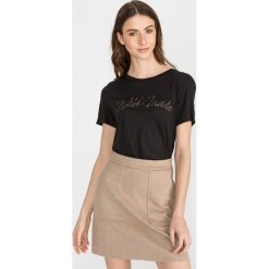Vero Moda Molly Olly Koszulka Czarny. Czarne koszulki damskie Vero Moda, m, z nadrukiem, z wiskozy, bez kołnierzyka, z krótkim rękawem. Za 66,95 zł.