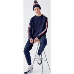 Bluza z lampasami. Zielone bluzy męskie rozpinane marki Pull&Bear, m. Za 79,90 zł.