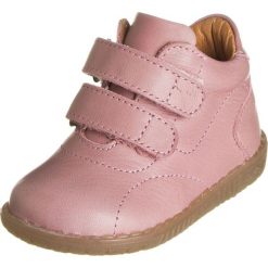 Buciki niemowlęce: Skórzane buty „Ruby” w kolorze jasnoróżowym do nauki chodzenia