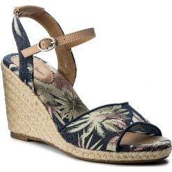 Espadryle PEPE JEANS - Shark California PLS90306 Dk Denim 559. Niebieskie espadryle damskie Pepe Jeans, bez wzorów, z jeansu, bez obcasa, na obcasie. W wyprzedaży za 179,00 zł.