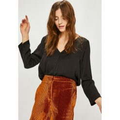 Only - Bluzka. Czarne bluzki damskie marki ONLY, z poliesteru, casualowe. W wyprzedaży za 59,90 zł.