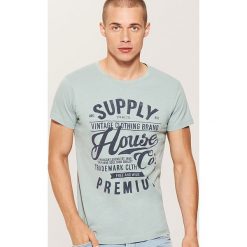 T-shirt Zielony. Zielone t-shirty męskie House, s, bez wzorów, bez kołnierzyka. Za 25,99 zł.