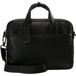 Calvin Klein MULTI TASK P LAPTOP BAG Aktówka black. Czarne aktówki męskie marki Calvin Klein. Za 669,00 zł.