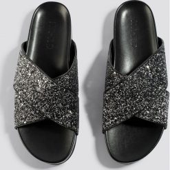 NA-KD Shoes Brokatowe klapki - Black,Silver. Czarne klapki damskie NA-KD Shoes, w paski. Za 100,95 zł.