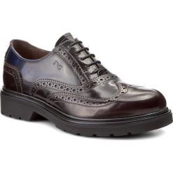 Oxfordy NERO GIARDINI - A719330D Bordo/Antracite/Blu 3116. Czerwone jazzówki damskie marki Nero Giardini, z materiału, na obcasie. W wyprzedaży za 349,00 zł.