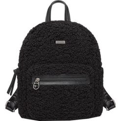 Tamaris Damski plecak Backpack VOLMA Black Grzebień. Czarne plecaki damskie Tamaris, bez wzorów. W wyprzedaży za 230,00 zł.
